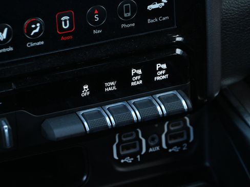 Used 2020 RAM 1500 Laramie AWD/4WD image 21
