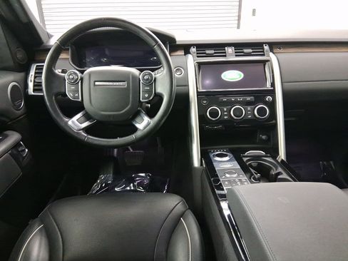 Used 2018 Land Rover Discovery HSE image 4