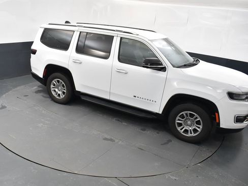 Used 2024 Jeep Wagoneer 4WD w/ Convenience Group I image 37