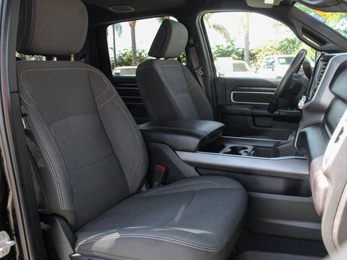 Used 2024 RAM 2500 Big Horn w/ Night Edition AWD/4WD image 39