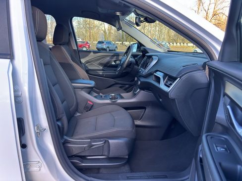 Used 2024 GMC Terrain SLE image 13