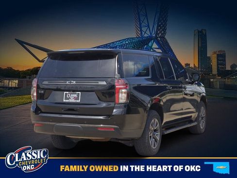 Used 2021 Chevrolet Suburban Z71 w/ Rear Media and Nav Package AWD/4WD image 7