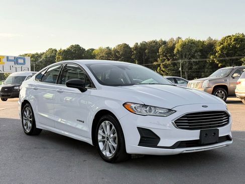 Used 2019 Ford Fusion SE FWD image 5
