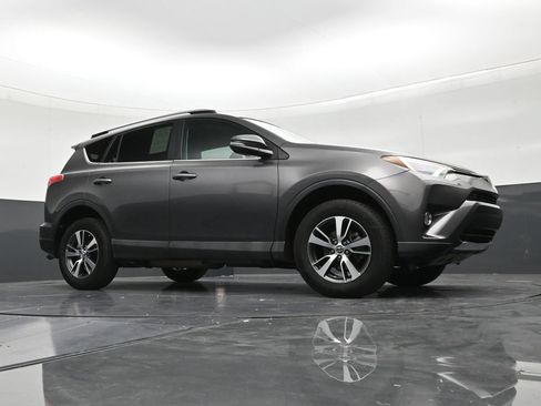 Used 2017 Toyota RAV4 XLE FWD image 27