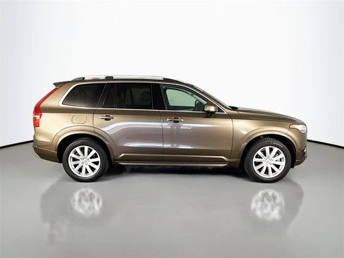 Used 2016 Volvo XC90 T6 Momentum w/ Vision Package image 8