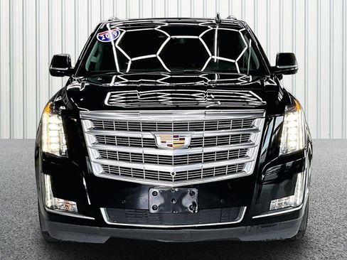 Used 2019 Cadillac Escalade Premium Luxury w/ LPO, Radiant Package AWD/4WD image 2