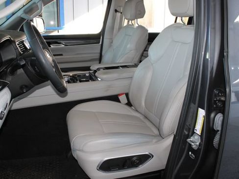 Used 2023 Jeep Wagoneer 4WD image 20