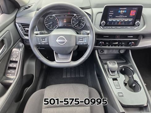 Used 2025 Nissan Rogue SV FWD image 13