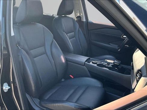 Used 2021 Nissan Rogue SV AWD/4WD image 28