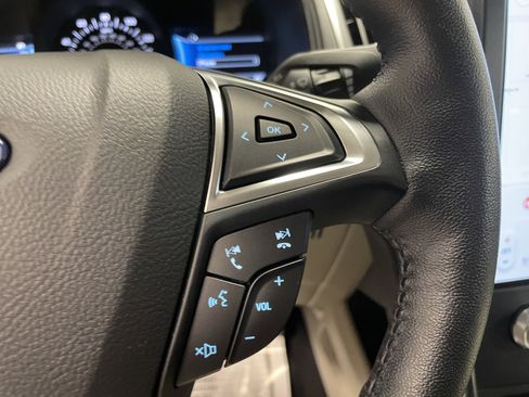 Used 2024 Ford Edge Titanium w/ Titanium Elite Package image 16