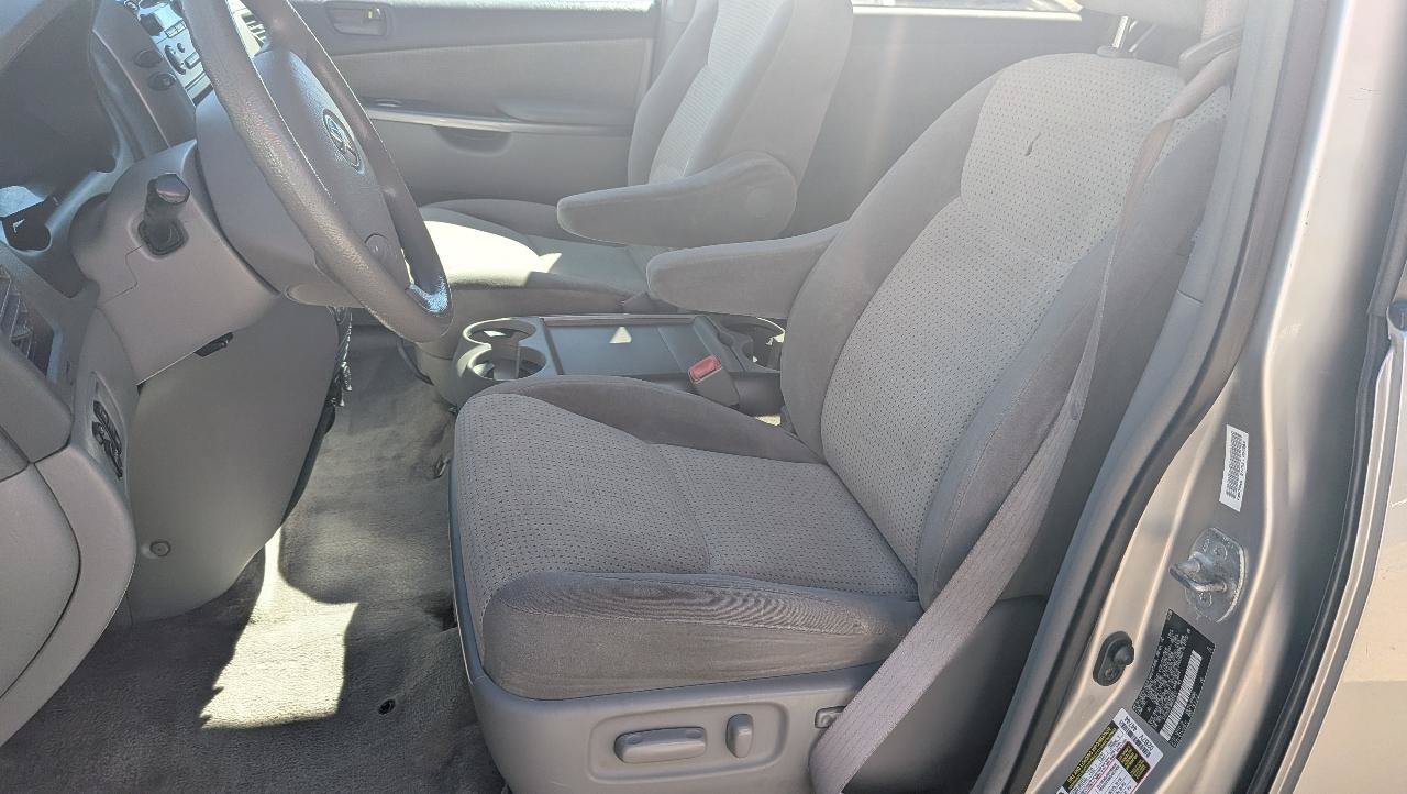 Used 2008 Toyota Sienna LE FWD image 9