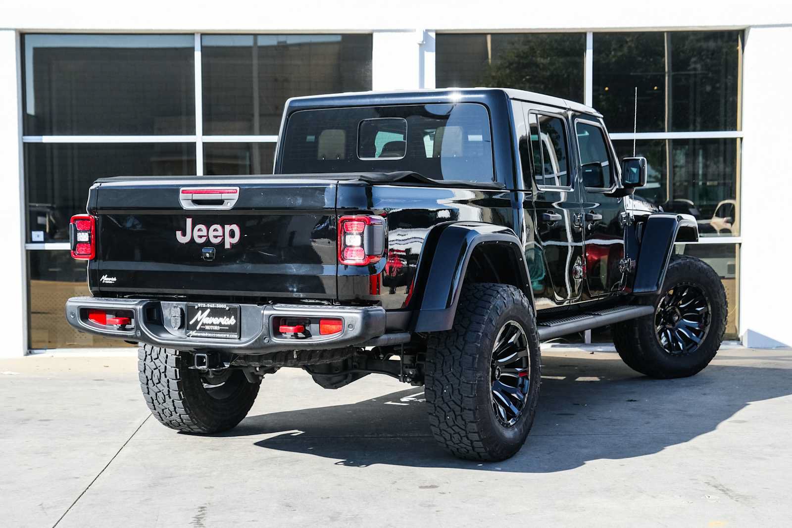 Used 2021 Jeep Gladiator Rubicon AWD/4WD image 10