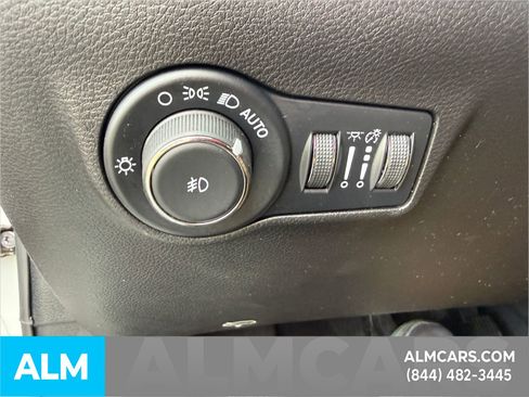 Used 2025 Jeep Compass Limited AWD/4WD image 28