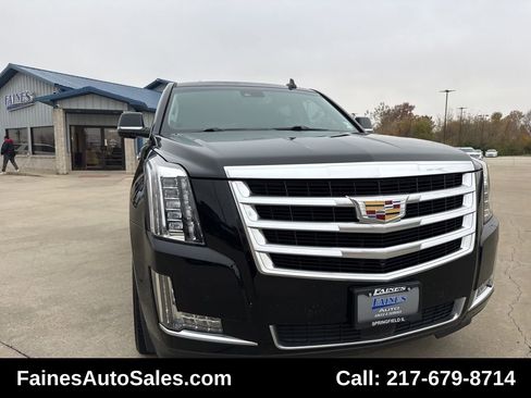 Used 2015 Cadillac Escalade Premium image 32