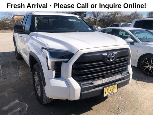 Used 2022 Toyota Tundra SR5 w/ SR5 Premium Package image 1