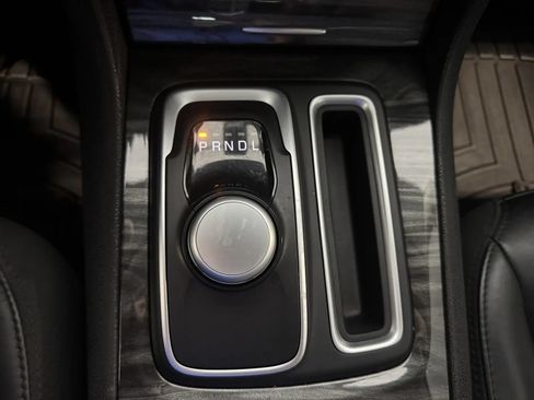Used 2022 Chrysler 300 Touring L AWD/4WD image 33