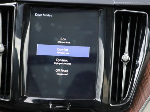 Used 2019 Volvo XC60 T6 Inscription w/ Protection Package image 36