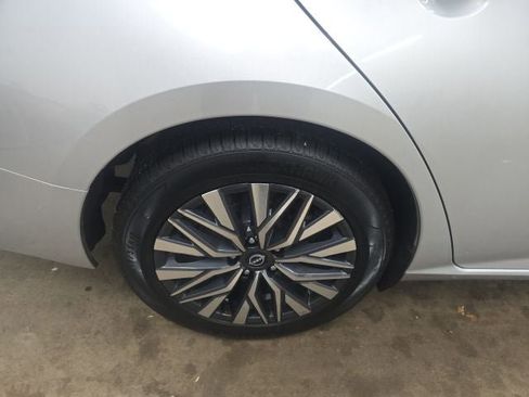 Used 2023 Nissan Altima 2.5 SV FWD image 8