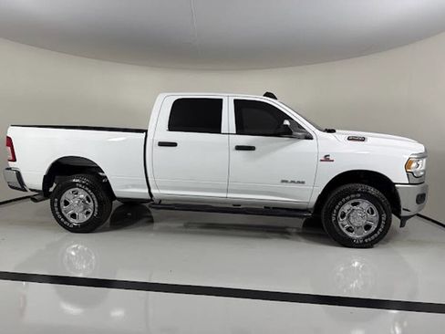 Used 2022 RAM 2500 Tradesman w/ Chrome Appearance Group image 9