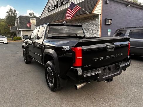 Used 2024 Toyota Tacoma TRD Off-Road AWD/4WD image 5