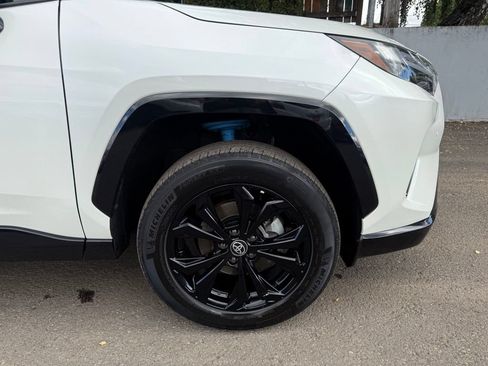 Used 2022 Toyota RAV4 XSE AWD/4WD image 12