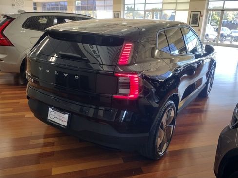 New 2025 Volvo EX30 Plus w/ Protection Package Premier image 5