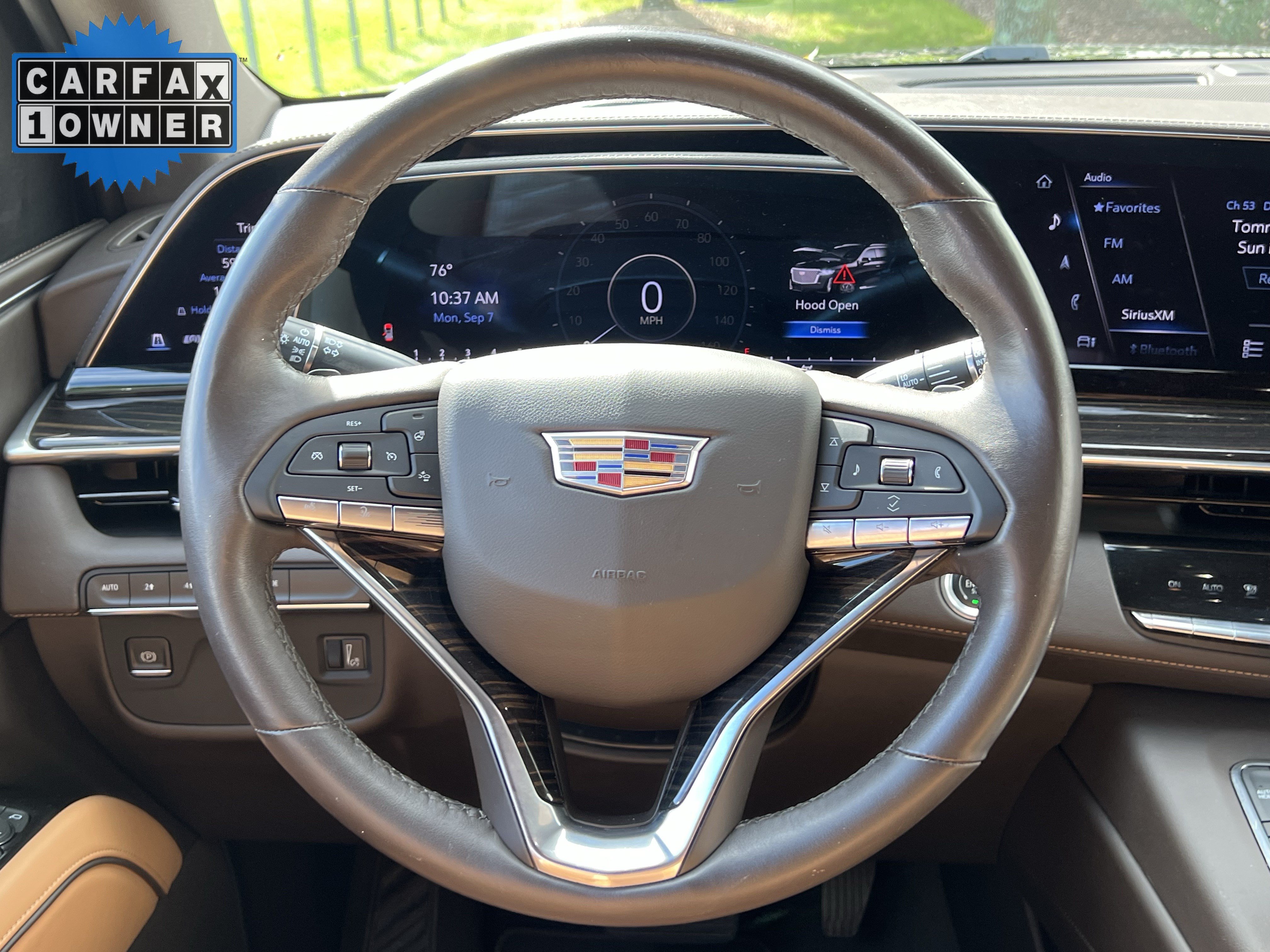 Used 2023 Cadillac Escalade Premium Luxury w/ LPO, Illumination Package AWD/4WD image 18