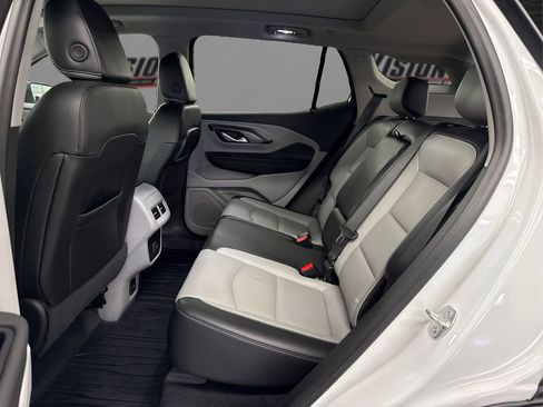 Used 2024 GMC Terrain SLT image 10