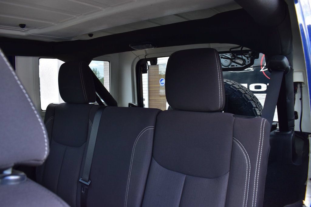 Used 2013 Jeep Wrangler Unlimited Rubicon w/ Connectivity Group AWD/4WD image 39