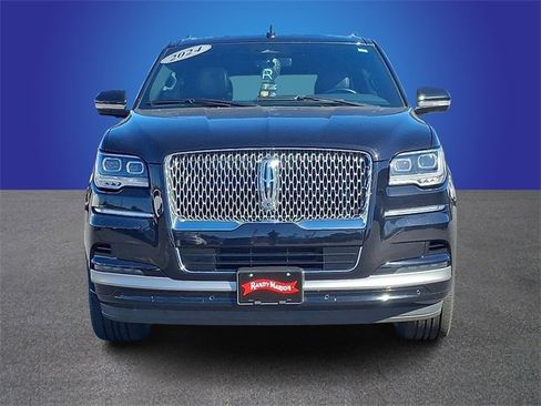 Used 2024 Lincoln Navigator Premiere image 2