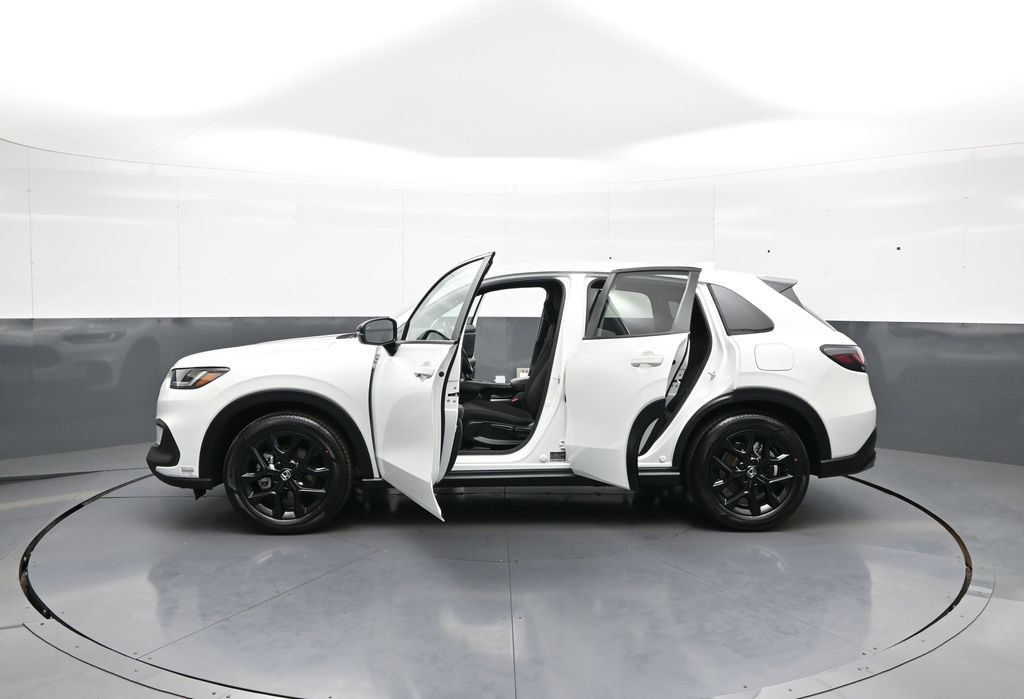 Certified 2025 Honda HR-V Sport image 41