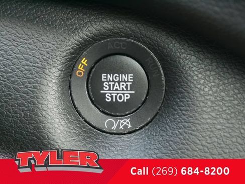 Used 2021 Jeep Cherokee Limited AWD/4WD image 29
