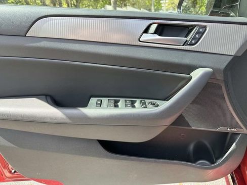 Used 2019 Hyundai Sonata Limited image 17