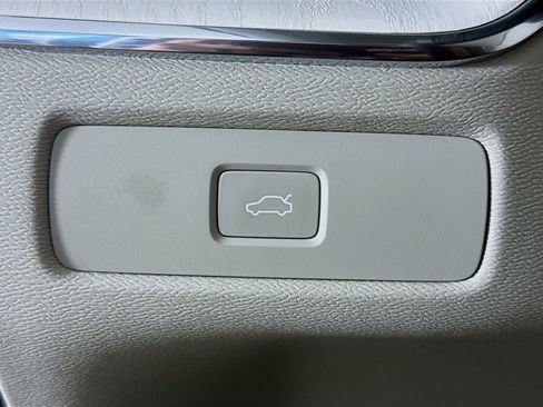 New 2026 Volvo XC60 B5 Ultra w/ Protection Package Premier AWD/4WD image 10