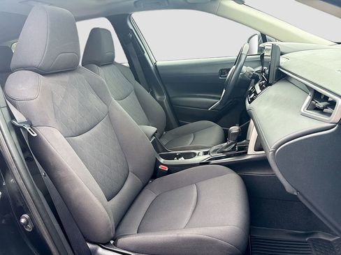 Used 2023 Toyota Corolla Cross LE w/ Moonroof Package image 27