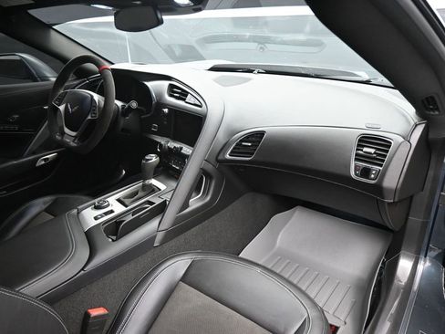 Used 2019 Chevrolet Corvette Z06 RWD image 12