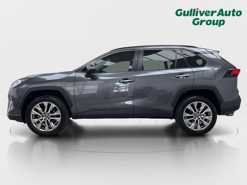 Used 2020 Toyota RAV4 Limited FWD image 3