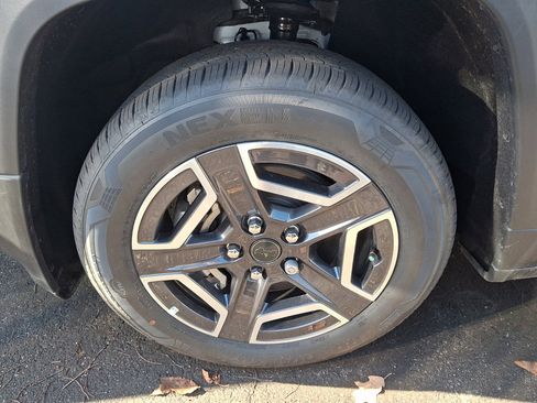 New 2026 Jeep Cherokee Limited image 3