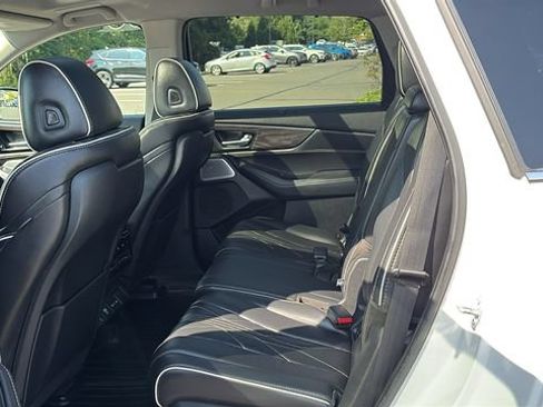 Used 2025 Acura MDX SH-AWD w/ Advance Package image 24