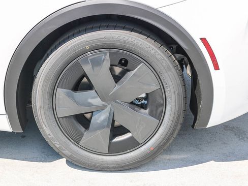 New 2026 Toyota Prius LE image 11