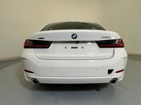Used 2025 BMW 330i xDrive Sedan w/ Premium Package AWD/4WD image 9