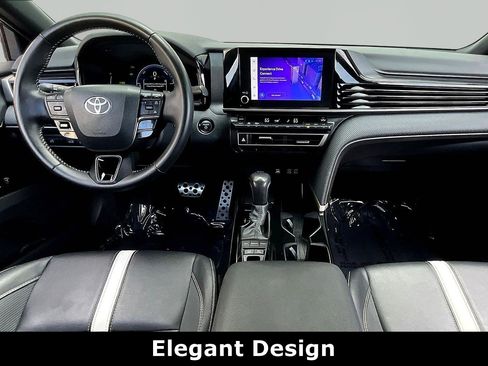 Used 2025 Toyota Camry SE image 7