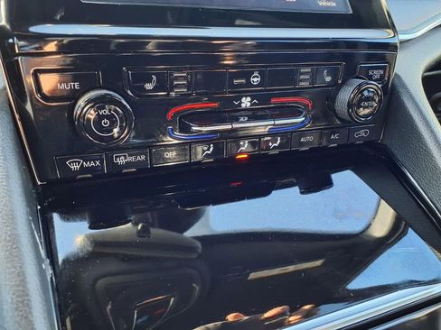 Certified 2023 Jeep Grand Cherokee L Laredo image 10