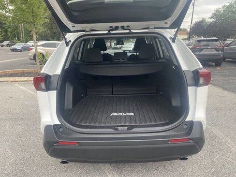 Used 2022 Toyota RAV4 XLE image 7