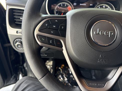 Used 2022 Jeep Cherokee Latitude Lux AWD/4WD image 18