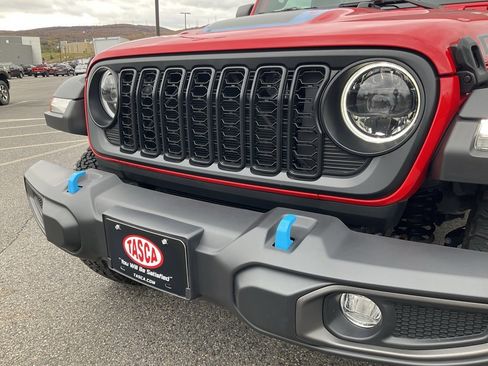 Used 2024 Jeep Wrangler Unlimited Rubicon 4xe image 25