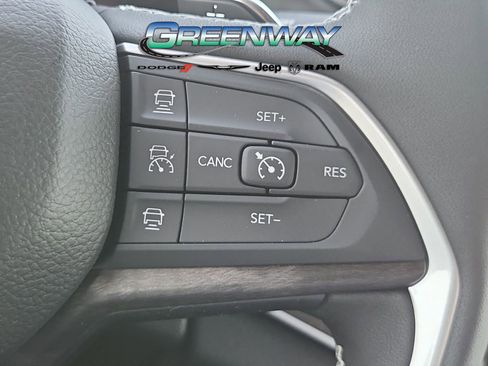 New 2025 Jeep Grand Cherokee Limited RWD image 28