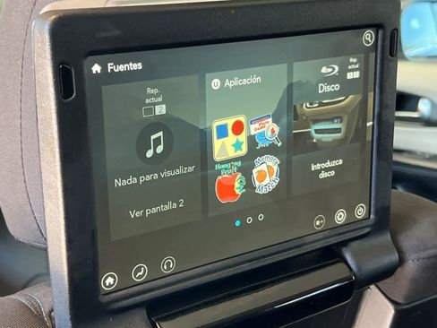 Used 2021 Chrysler Pacifica Touring w/ Uconnect Theater Family Group FWD image 16