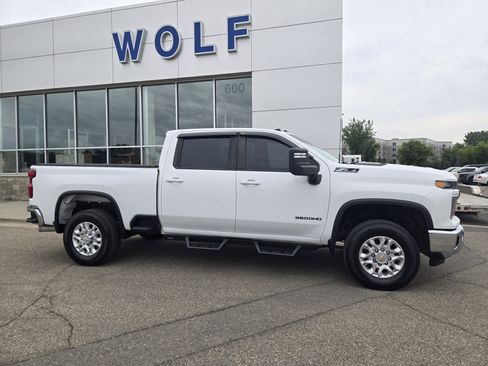 Used 2024 Chevrolet Silverado 3500 LT w/ Safety Package image 5
