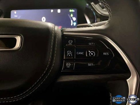 Used 2023 Jeep Grand Cherokee Overland w/ Luxury Tech Group IV image 39